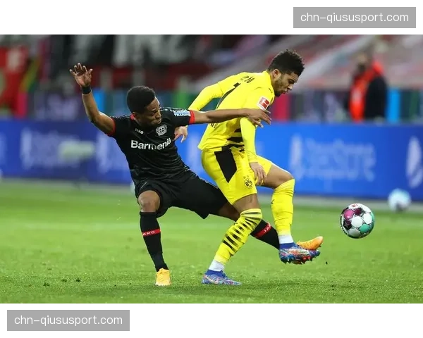 德甲：勒沃库森3-0完胜多特蒙德，以12分优势领跑积分榜。